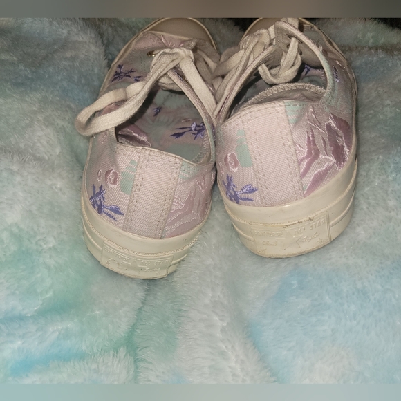Chuck Taylor All Star 70 Low GS Floral   Barely Rose Converse Size 6.5